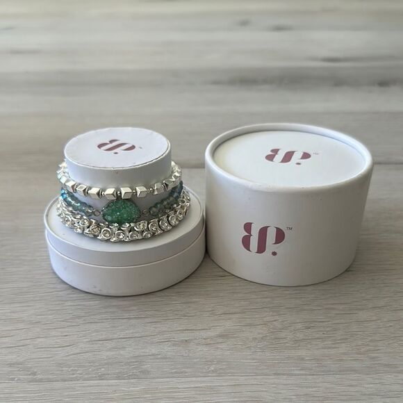 Bomb Party Tell Me About It Stud Bracelets OS EUC IN BOX - Picture 1 of 7